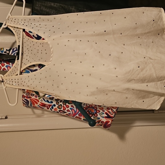 Jessica Simpson Black and White Sequin Embellished Sleeveless Tank Top - Picture 2 of 2